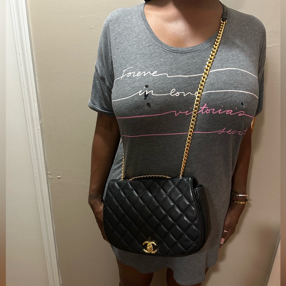 100% Authentic Chanel handbag serial #23220265 as shown in photos - Picture 11 of 11